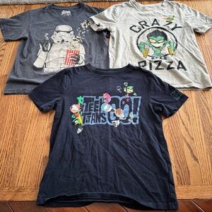 GAP Kids Graphic Tees in Gray and Black
